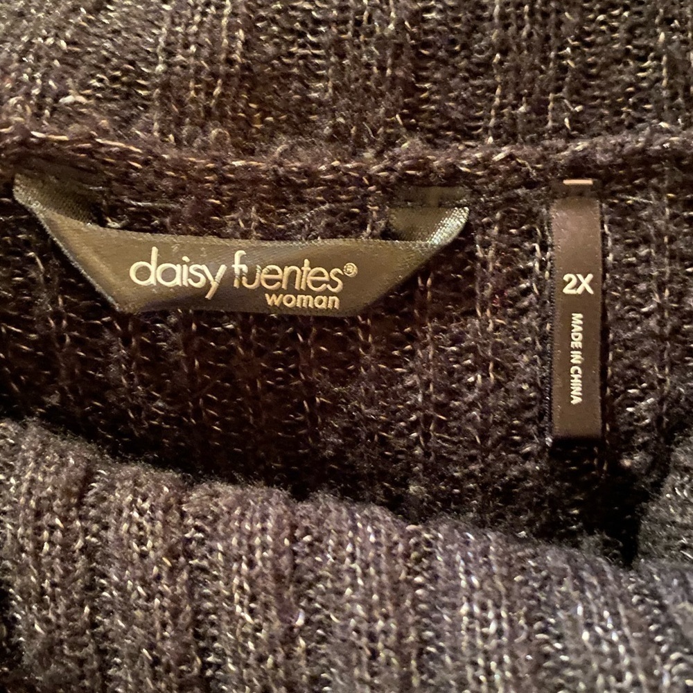 Plus size black and silver sweater with rosettes - Picture 3 of 3